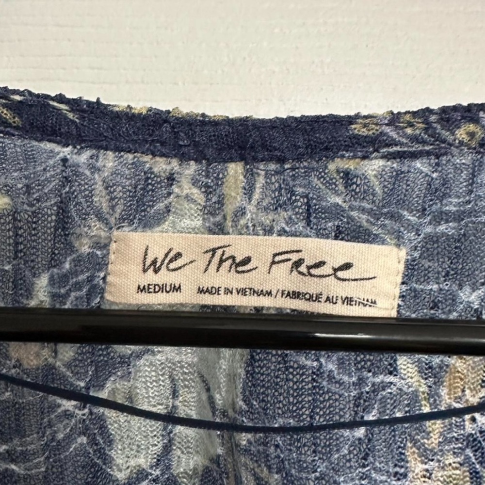 Free People We The Free Button Down Angelina Top in Mesh Floral Navy - Medium - Picture 8 of 8